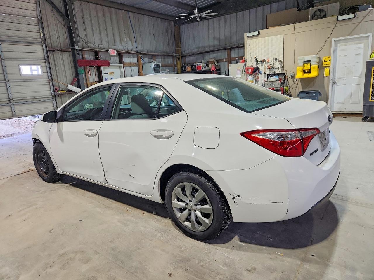 2015 TOYOTA COROLLA photo 2