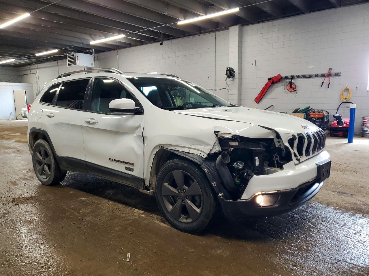 2016 JEEP CHEROKEE LATITUDE photo 4