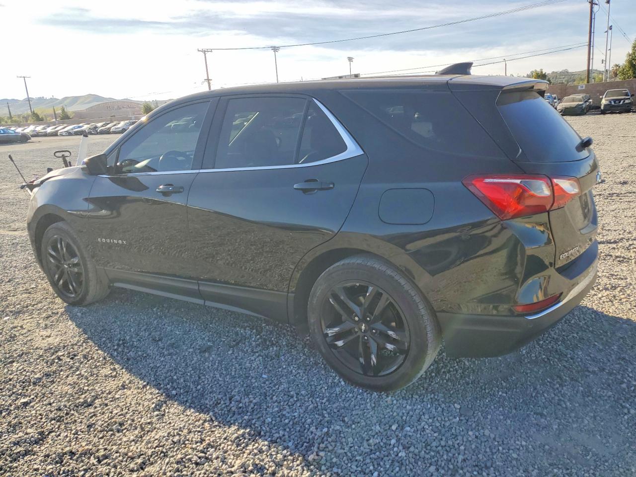 2020 CHEVROLET EQUINOX LT photo 2