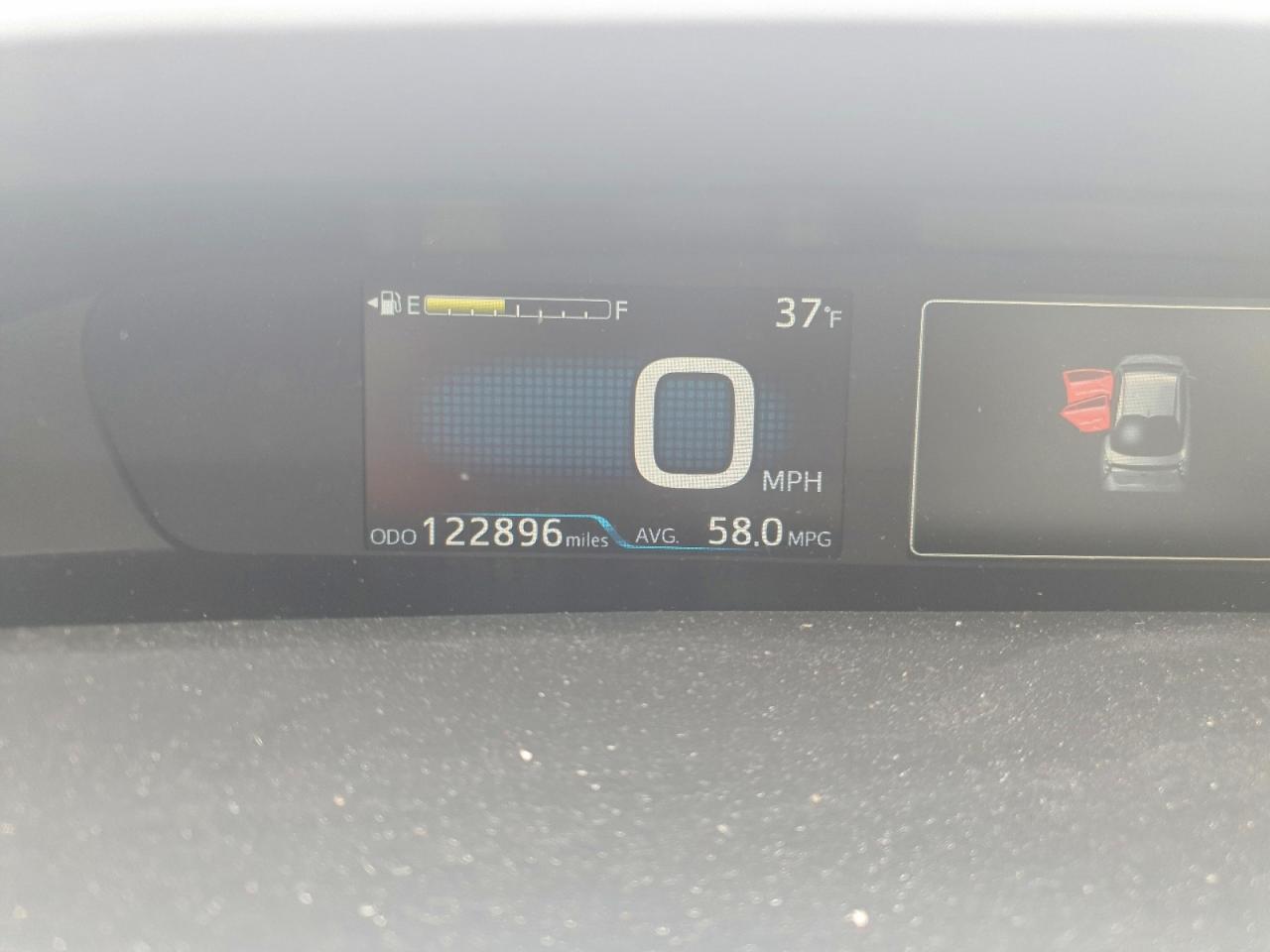 2018 TOYOTA PRIUS TWO photo 9