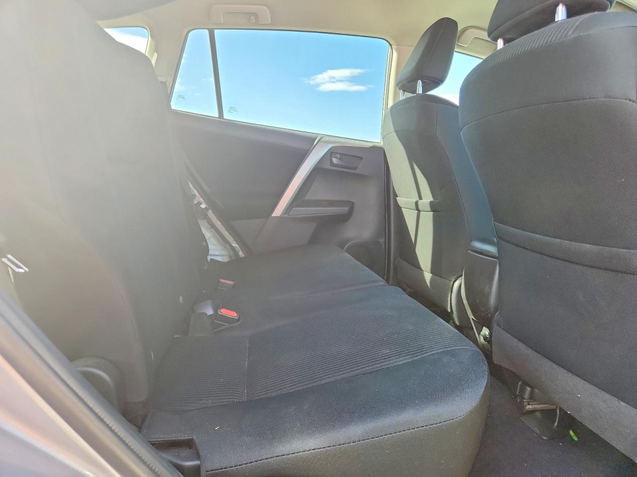 2016 TOYOTA RAV4 LE photo 11