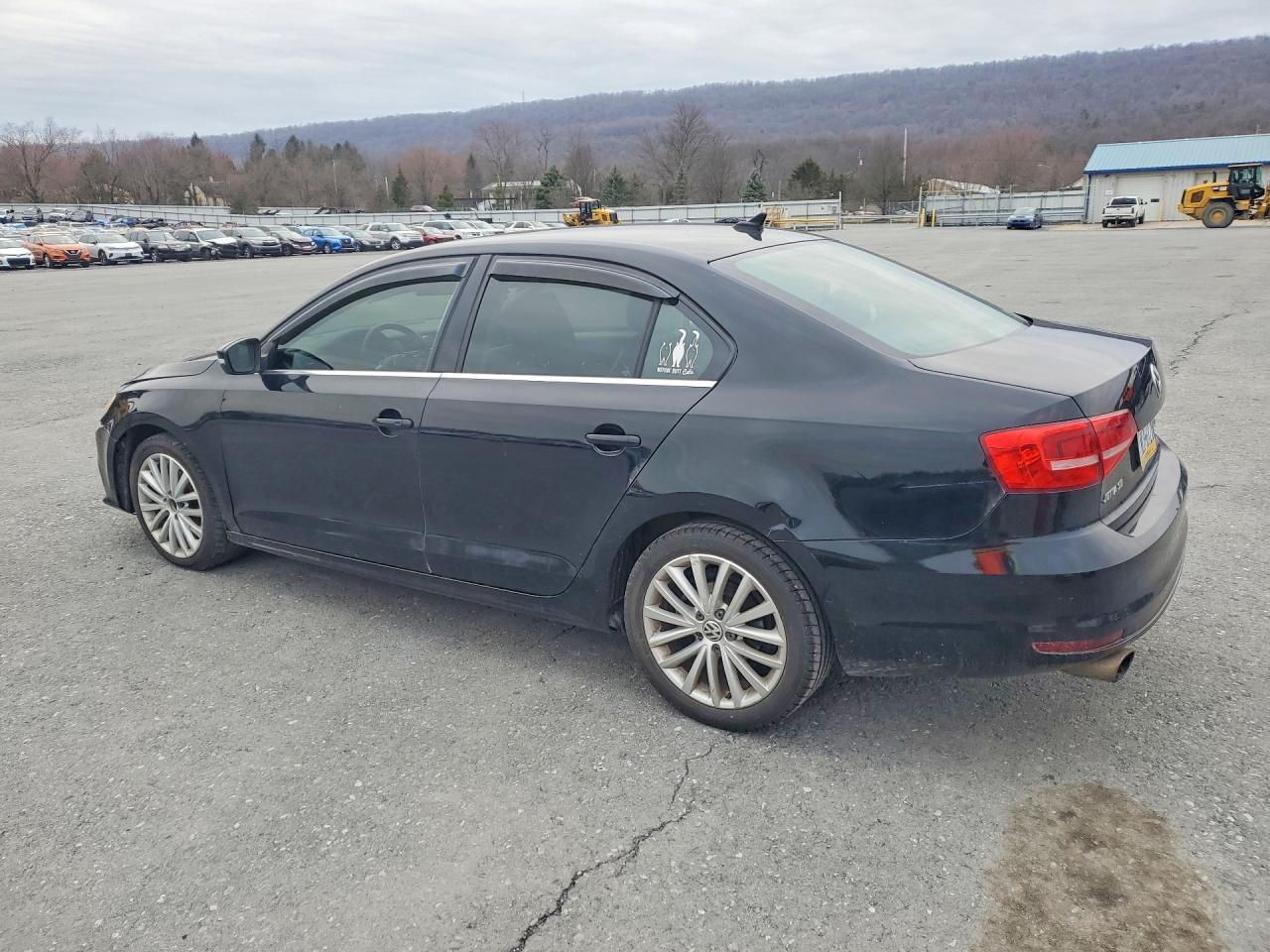 2015 VOLKSWAGEN JETTA SE photo 4