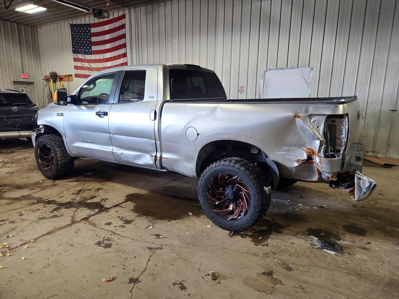 2007 TOYOTA TUNDRA photo 2