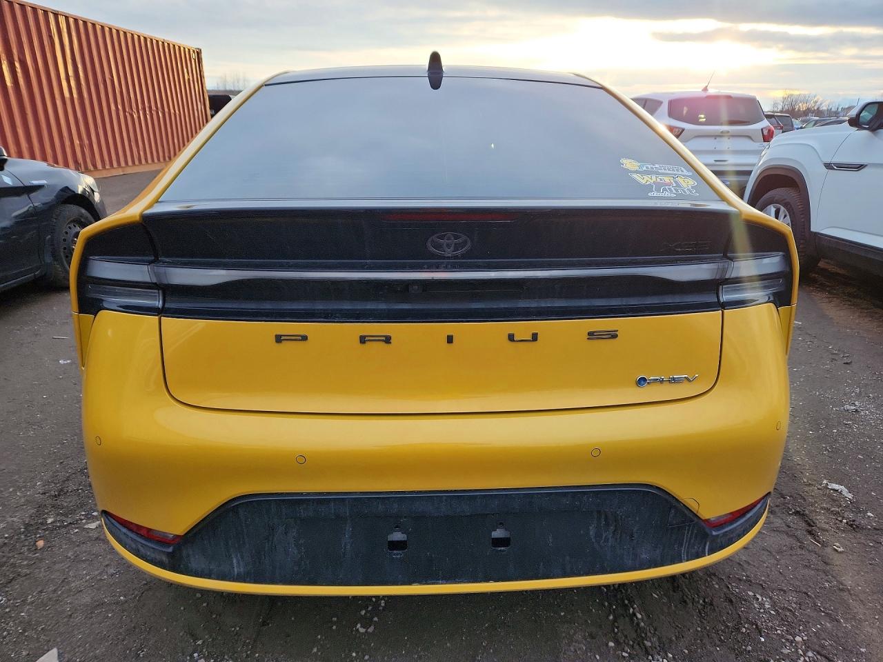 2025 TOYOTA PRIUS photo 16