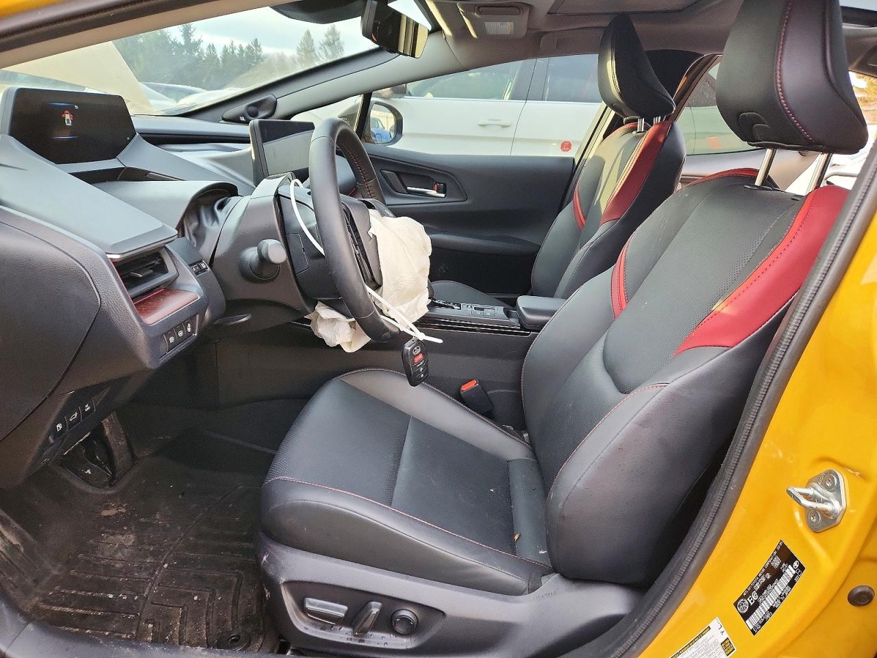 2025 TOYOTA PRIUS photo 19