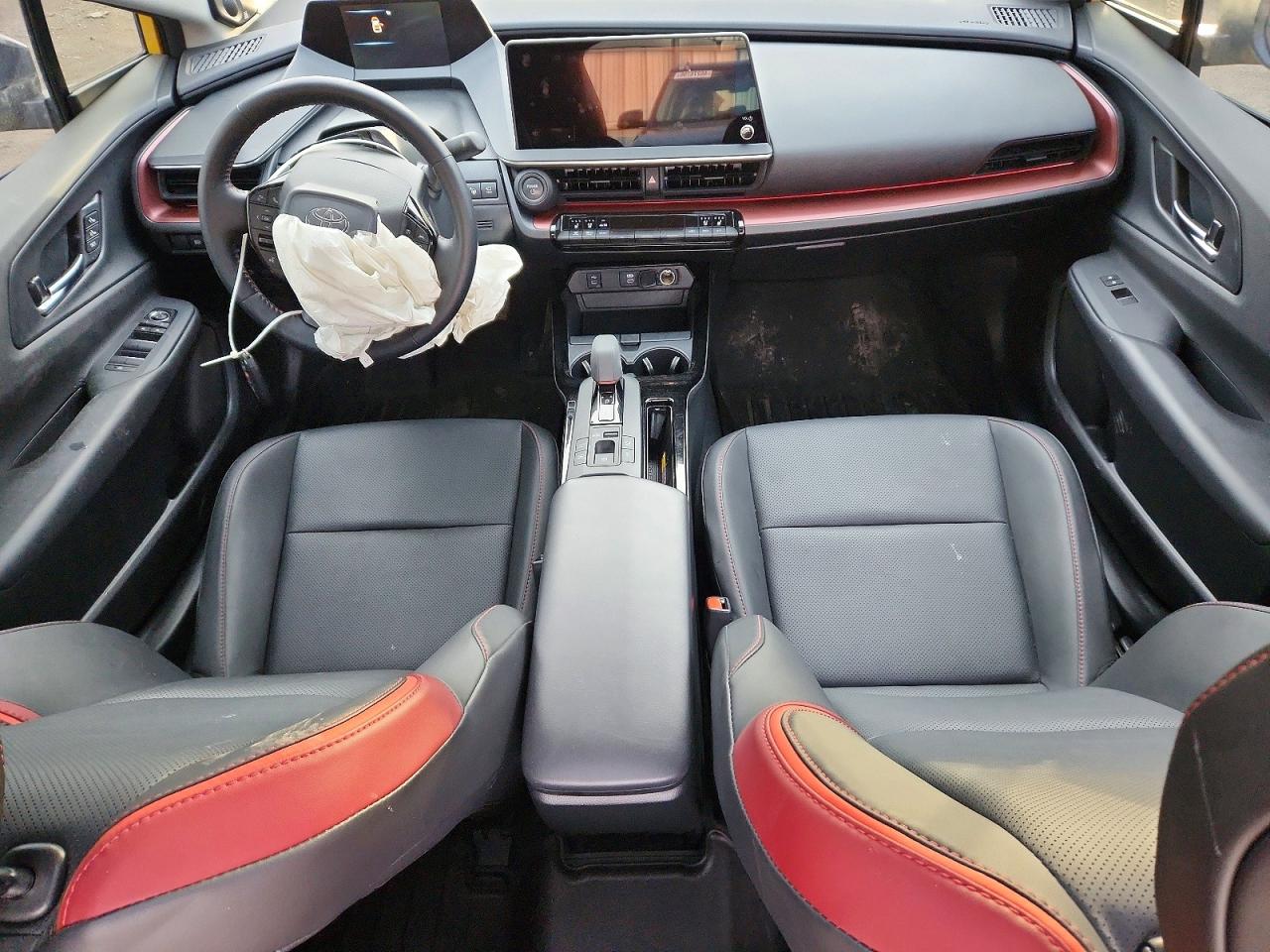 2025 TOYOTA PRIUS photo 22