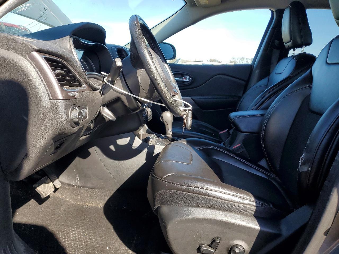2019 JEEP CHEROKEE LATITUDE PLUS photo 13