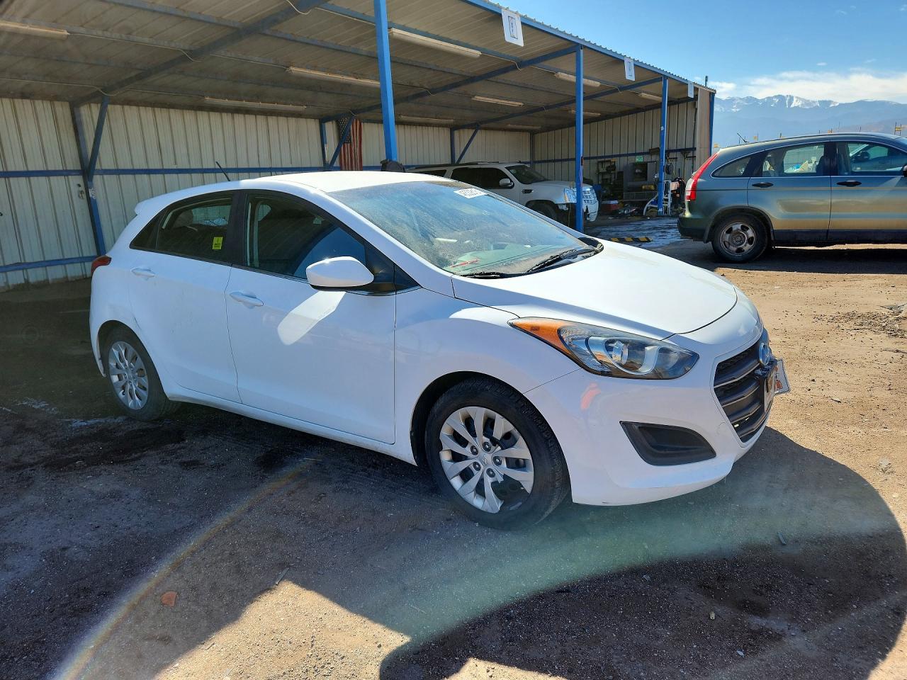 2017 HYUNDAI ELANTRA GT BASE photo 13