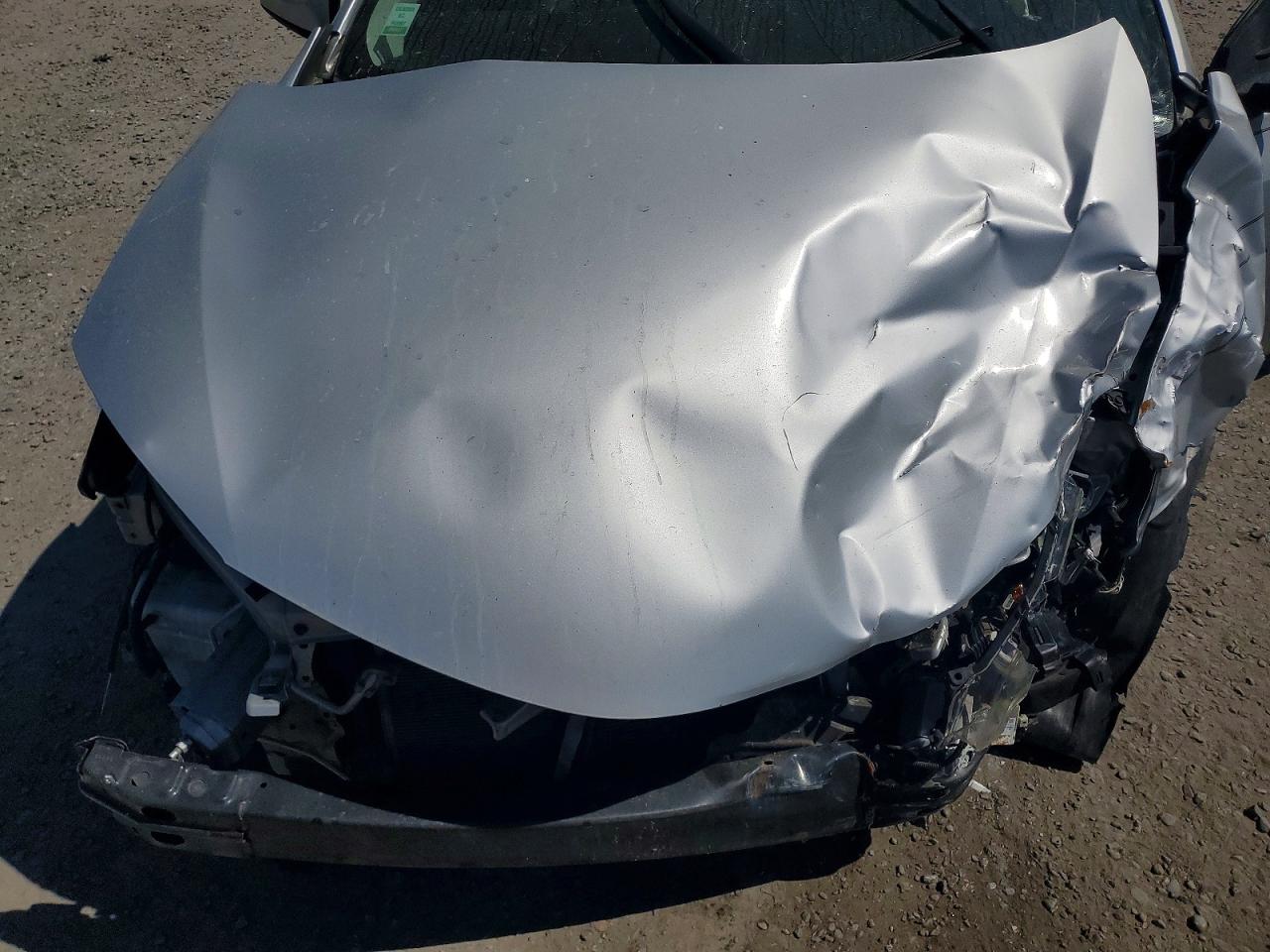 2015 TOYOTA COROLLA LE photo 11