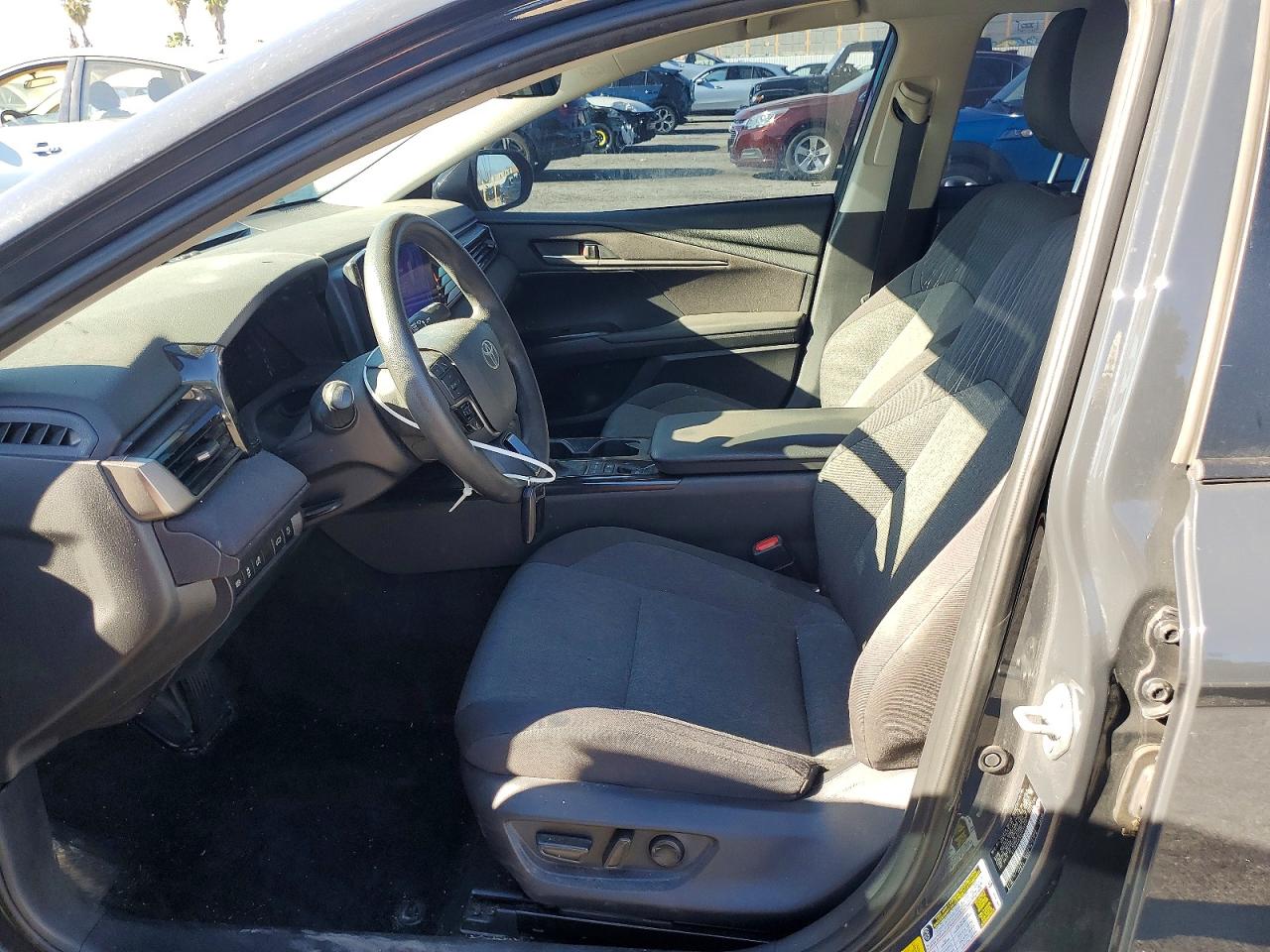 2025 TOYOTA CAMRY LE photo 19