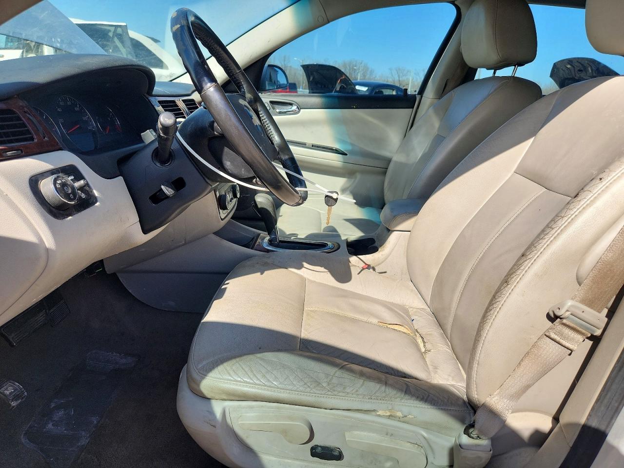 2011 CHEVROLET IMPALA LT photo 19