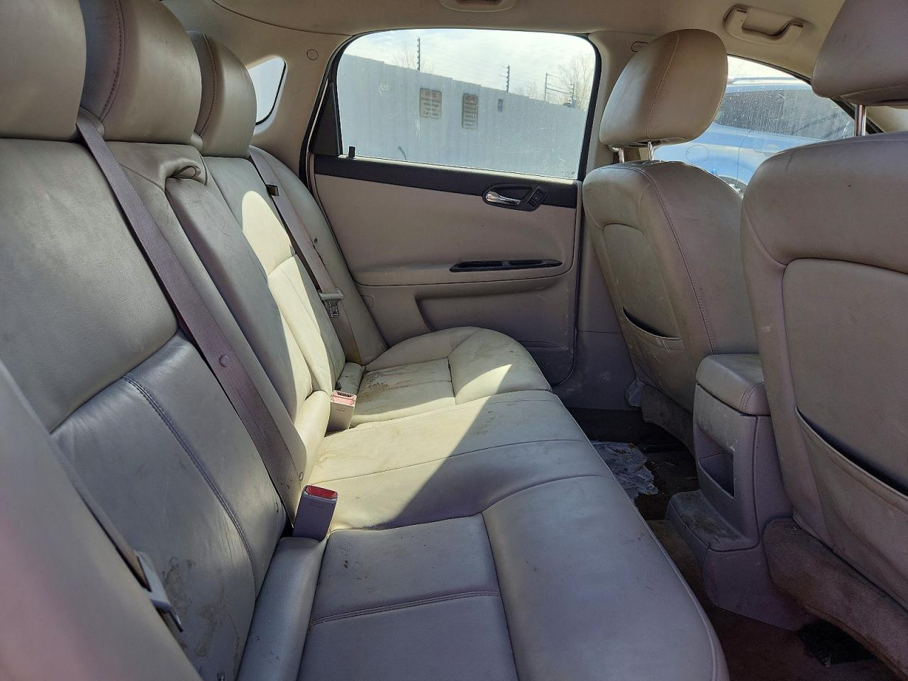 2011 CHEVROLET IMPALA LT photo 28