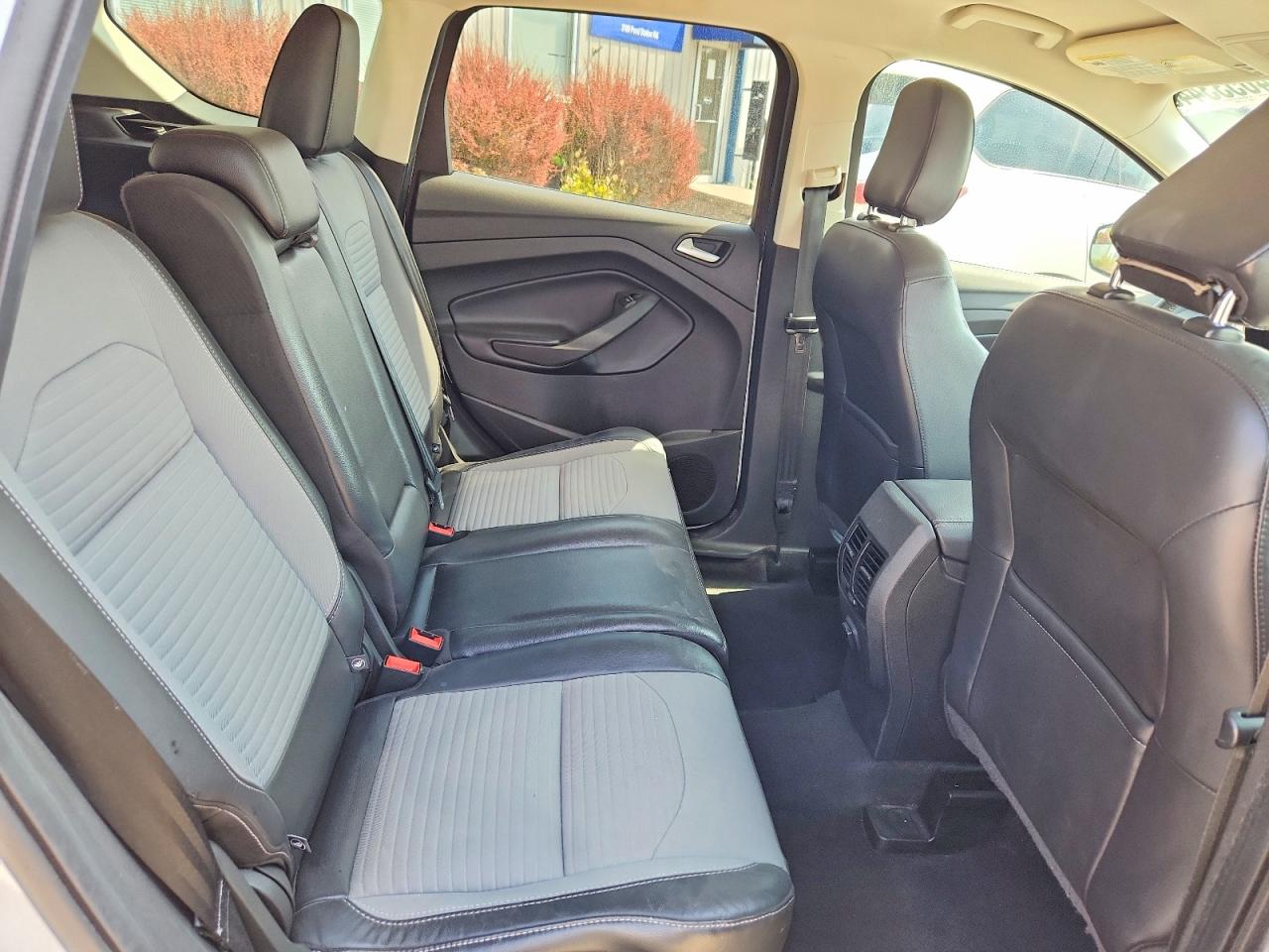 2019 FORD ESCAPE SE photo 31
