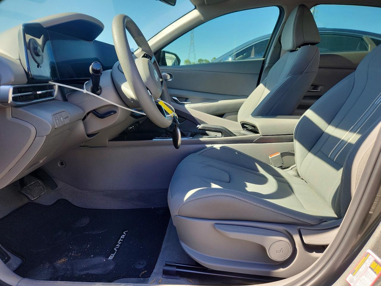 2024 HYUNDAI ELANTRA SEL photo 7