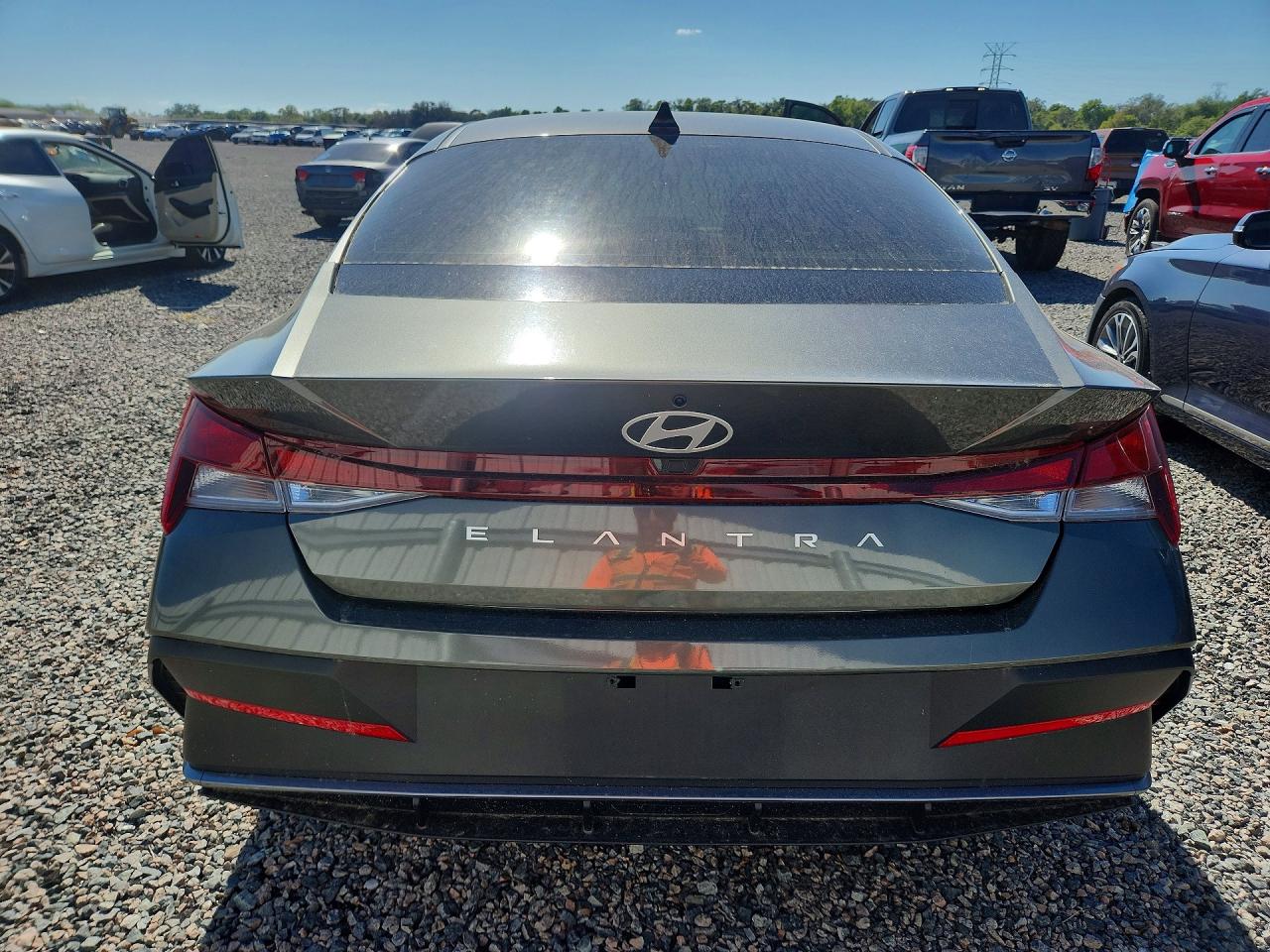 2024 HYUNDAI ELANTRA SEL photo 6