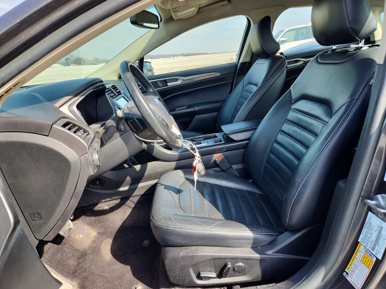 2017 FORD FUSION SE photo 13