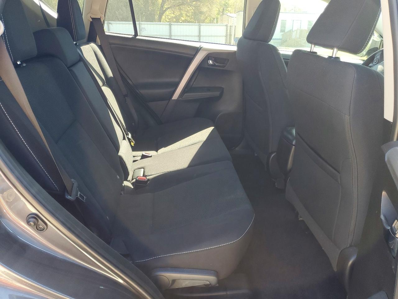 2016 TOYOTA RAV4 XLE photo 11