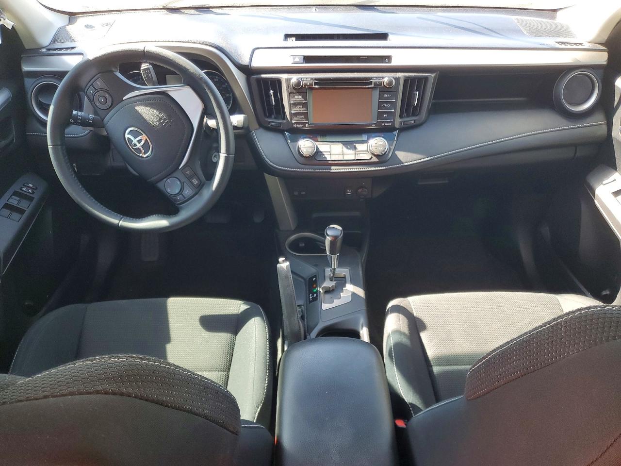 2016 TOYOTA RAV4 XLE photo 8