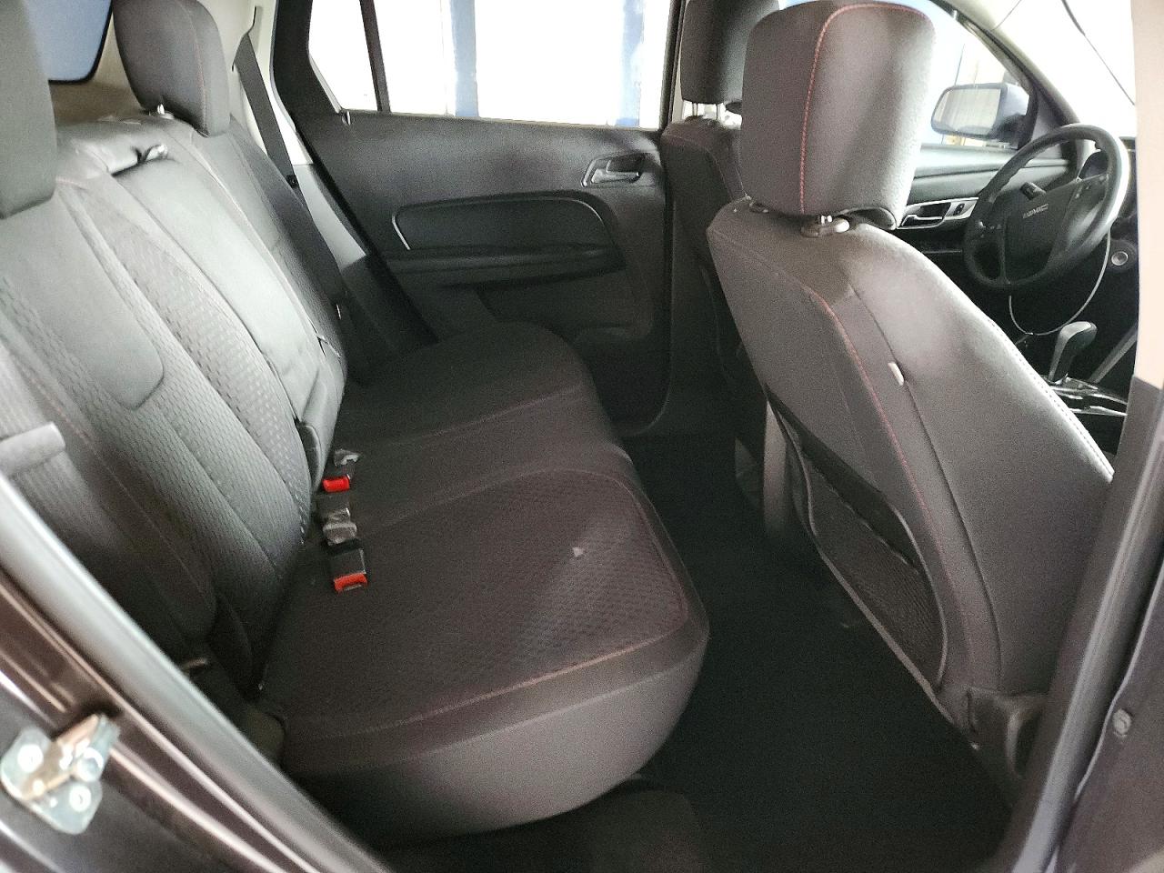 2015 GMC TERRAIN SLE photo 31