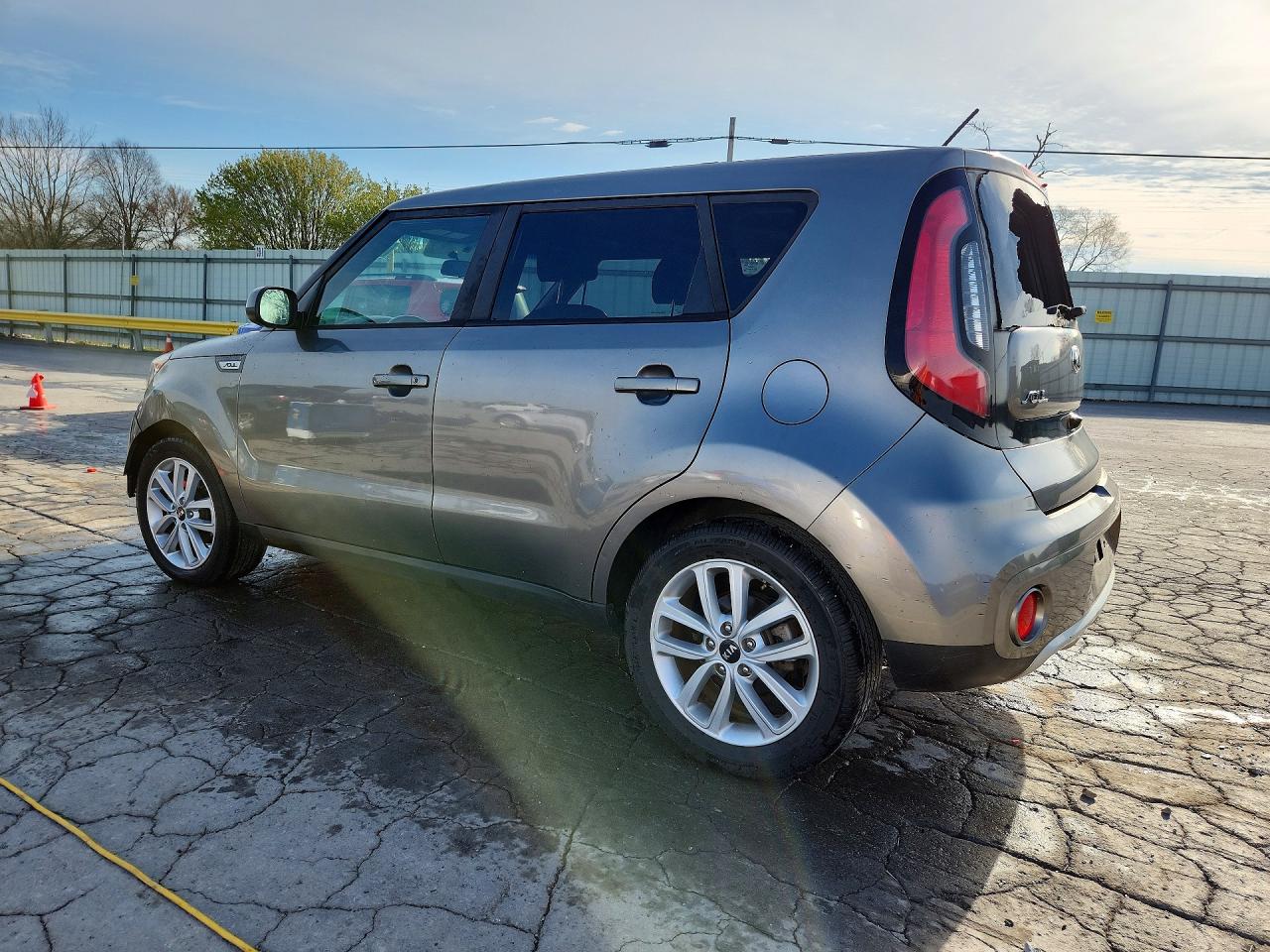 2017 KIA SOUL + photo 2