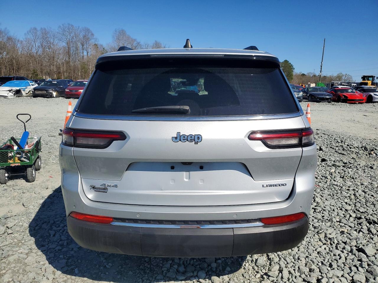 2023 JEEP GRAND CHEROKEE L LAREDO photo 6