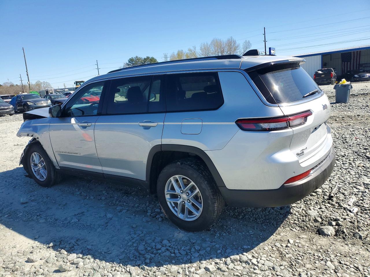 2023 JEEP GRAND CHEROKEE L LAREDO photo 2