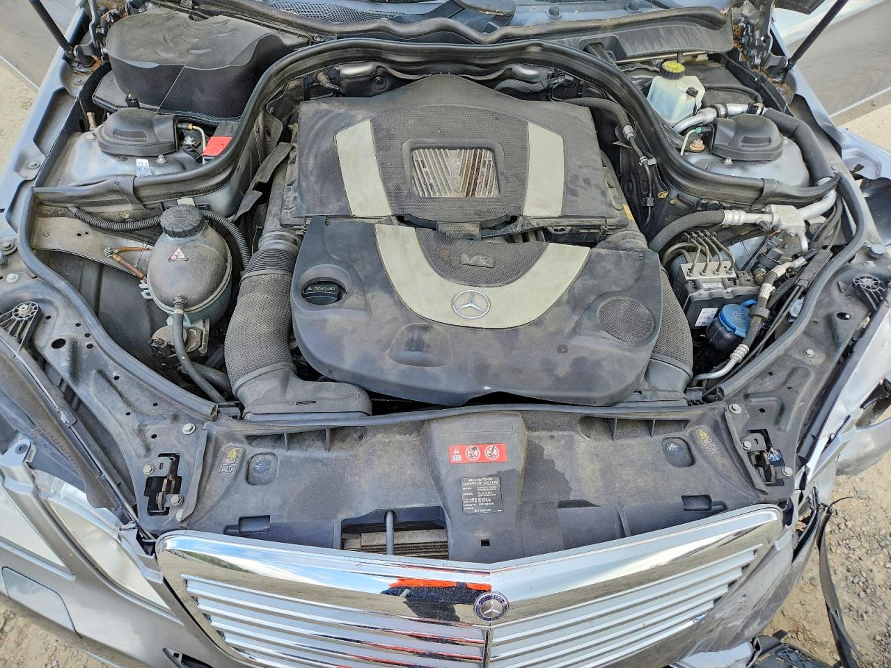 2011 MERCEDES-BENZ E 550 photo 31