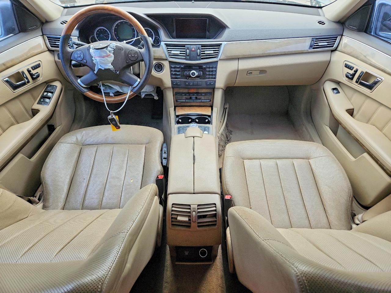 2011 MERCEDES-BENZ E 550 photo 22