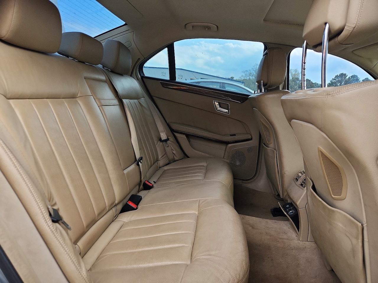 2011 MERCEDES-BENZ E 550 photo 28