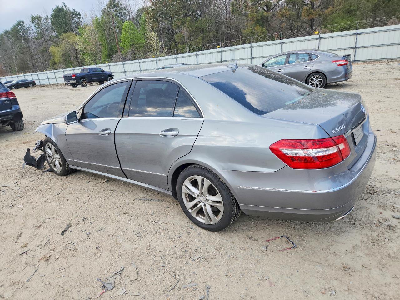 2011 MERCEDES-BENZ E 550 photo 4