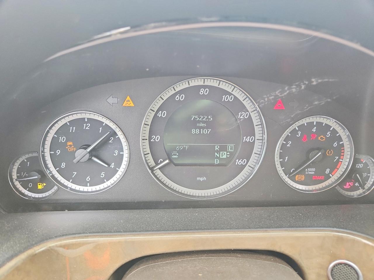 2011 MERCEDES-BENZ E 550 photo 25