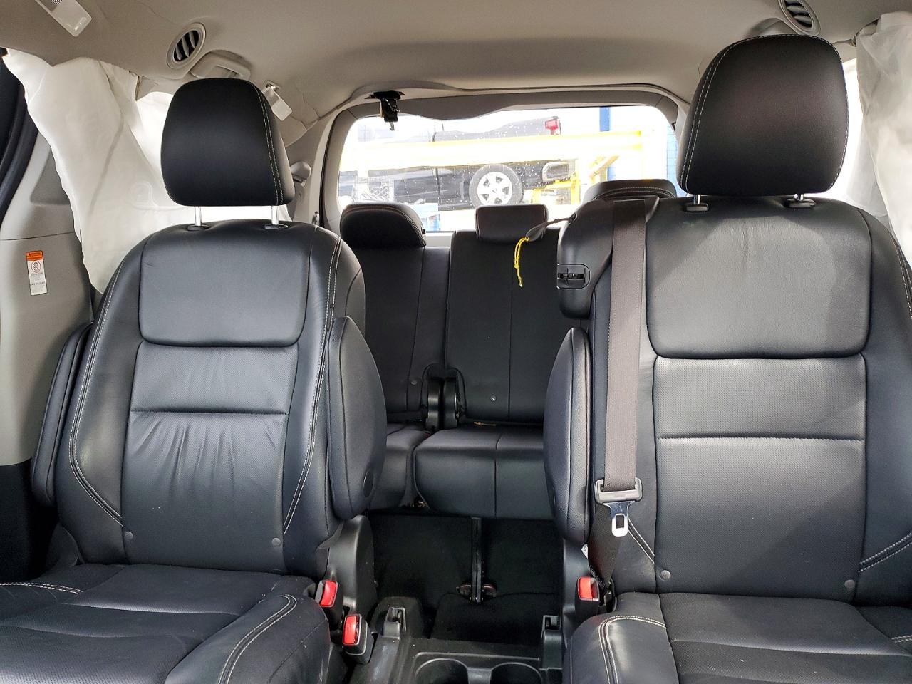 2017 TOYOTA SIENNA SE 8-PASSENGER photo 19
