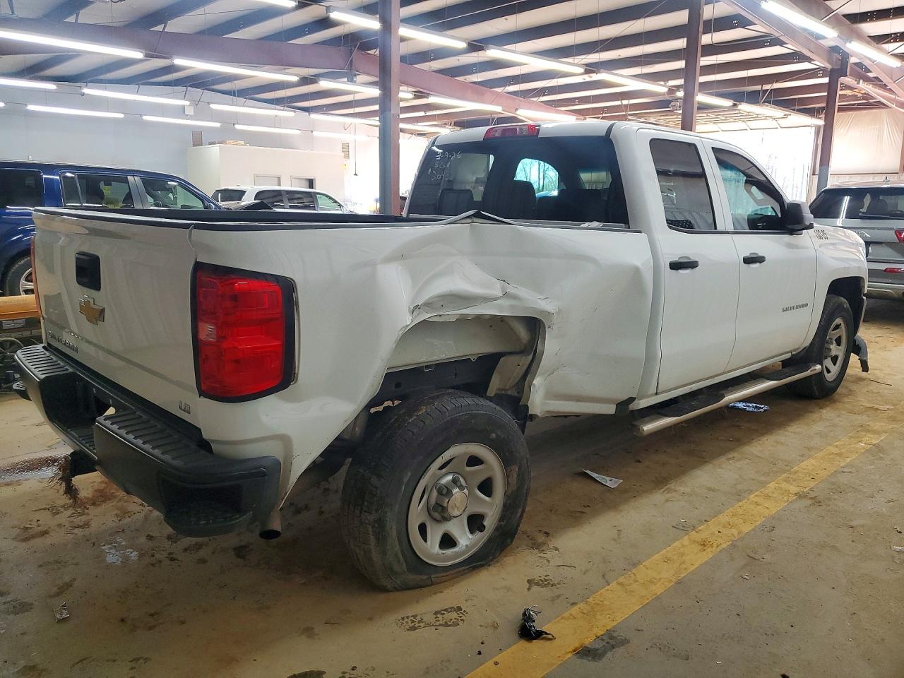 2019 CHEVROLET SILVERADO photo 3