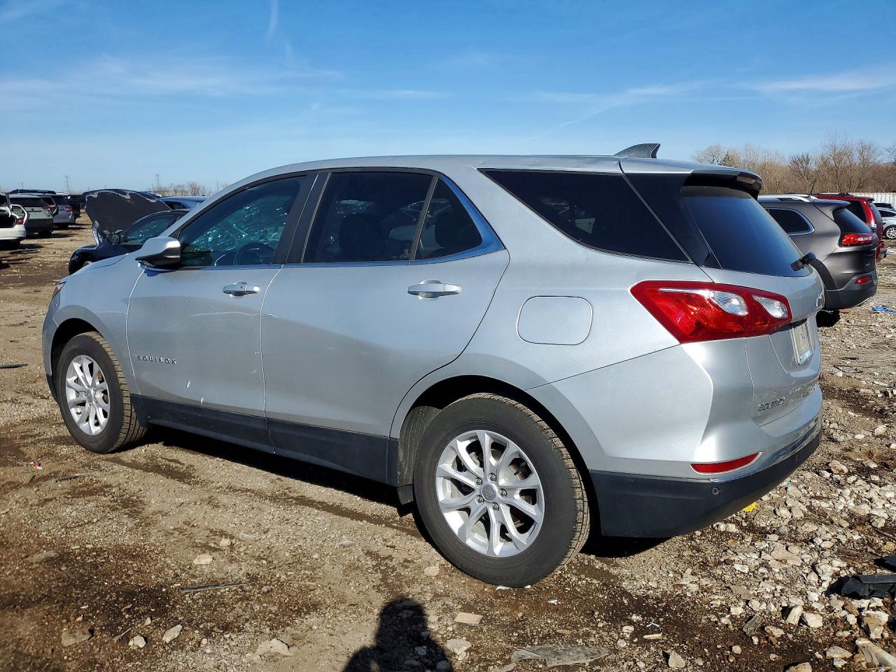 2021 CHEVROLET EQUINOX LT photo 3