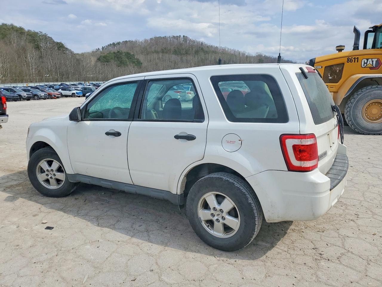 2010 FORD ESCAPE XLS photo 4