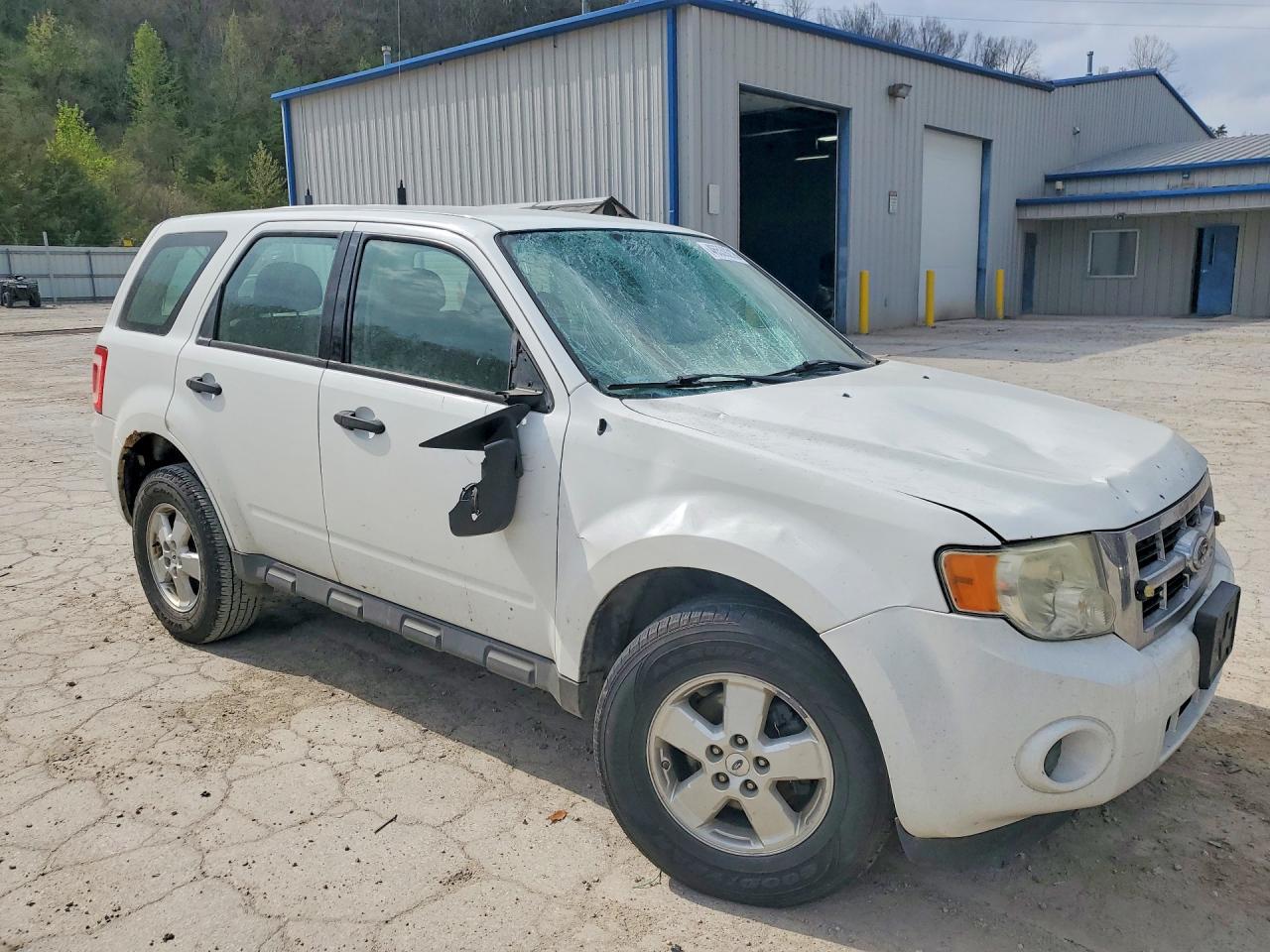 2010 FORD ESCAPE XLS photo 10