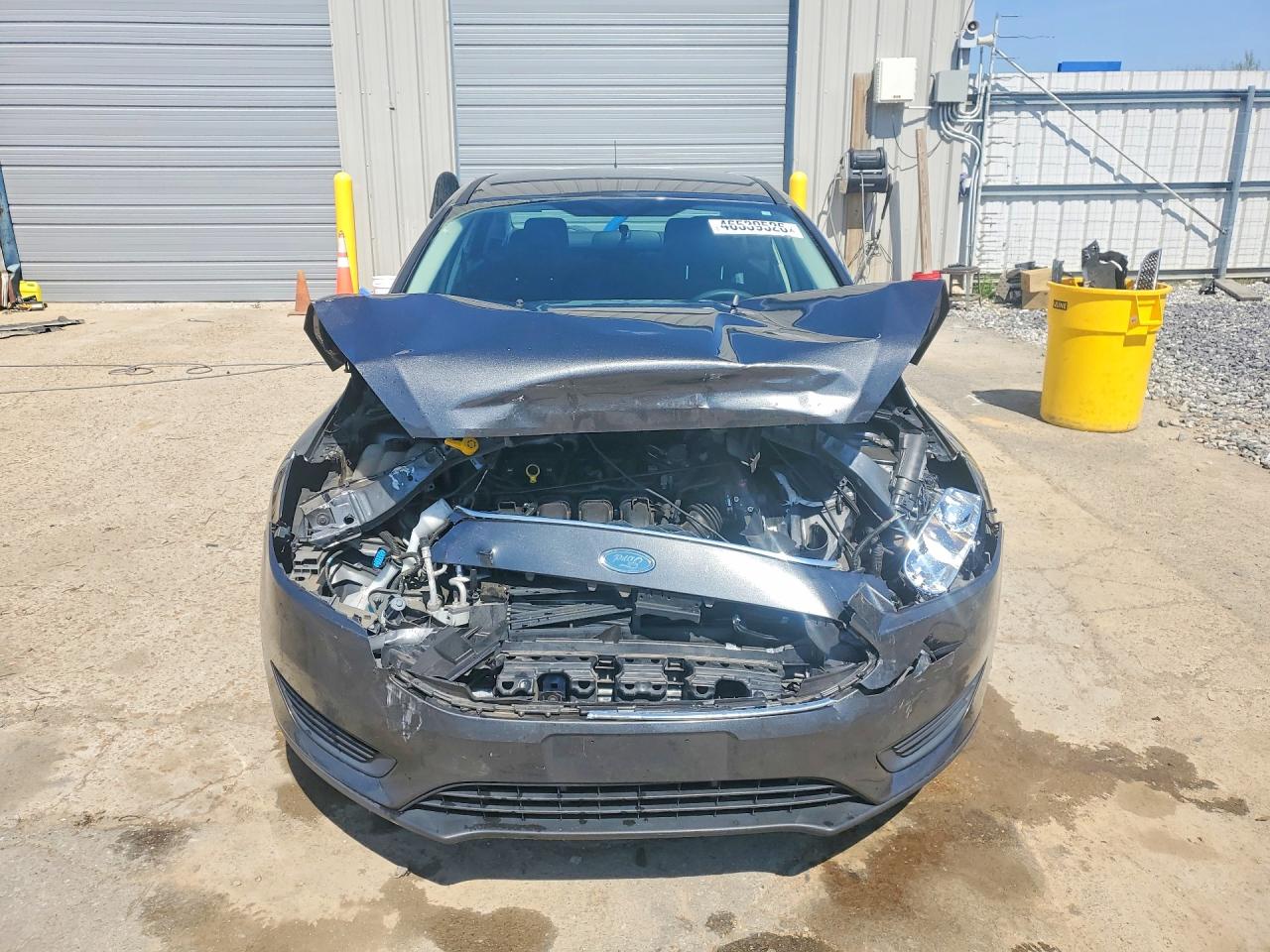2017 FORD FOCUS SE photo 9