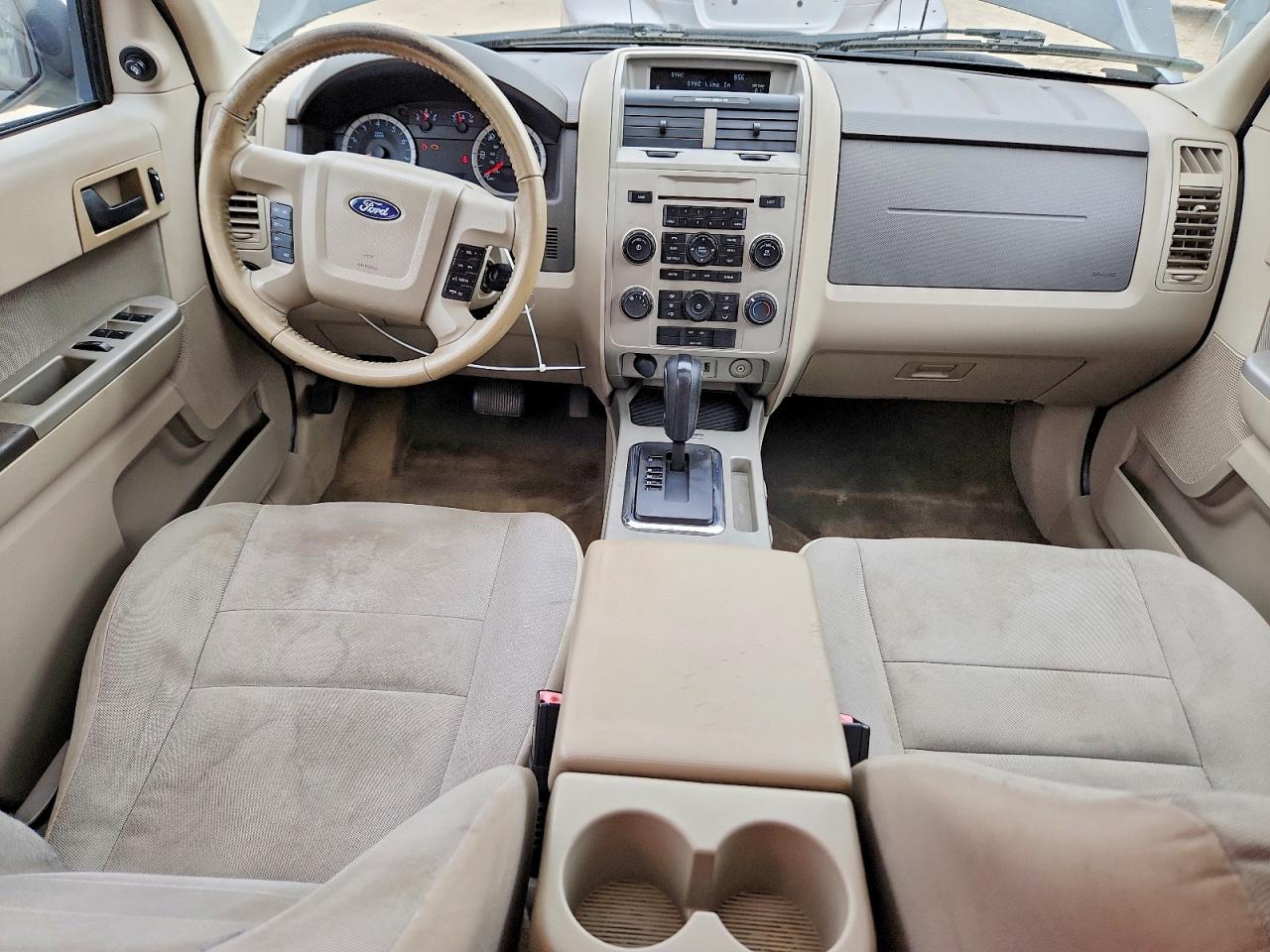 2010 FORD ESCAPE XLT photo 8