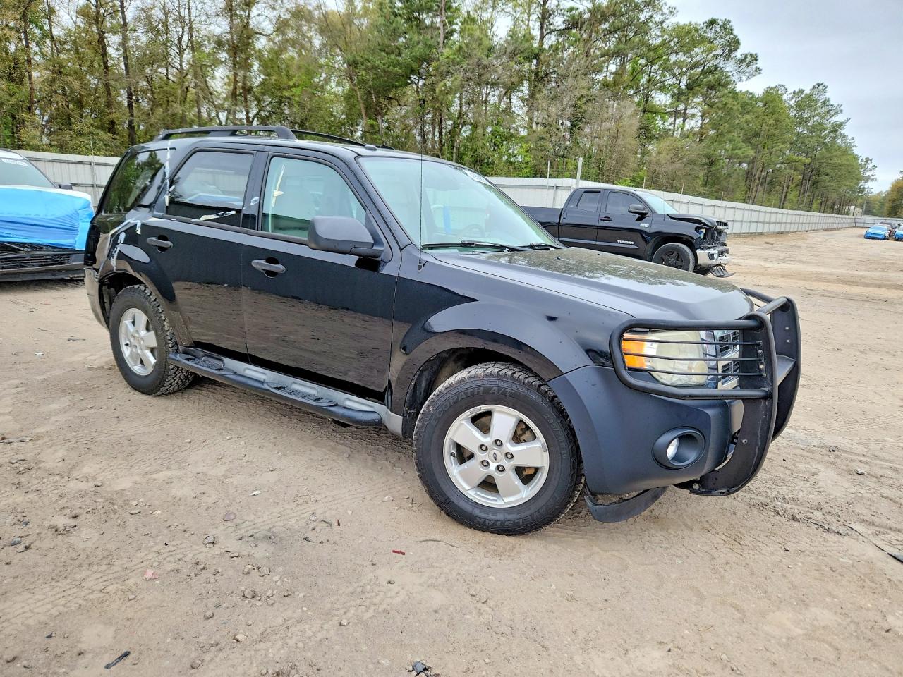 2010 FORD ESCAPE XLT photo 4