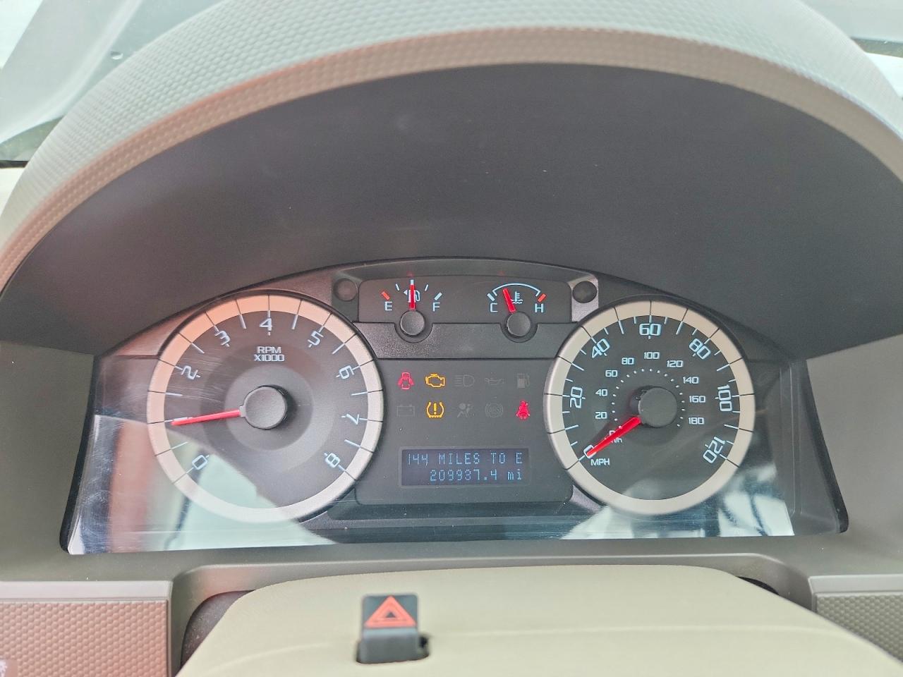 2010 FORD ESCAPE XLT photo 9
