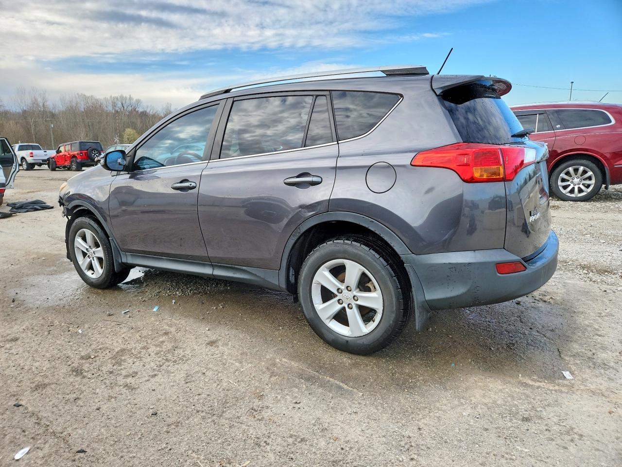 2014 TOYOTA RAV4 XLE photo 3
