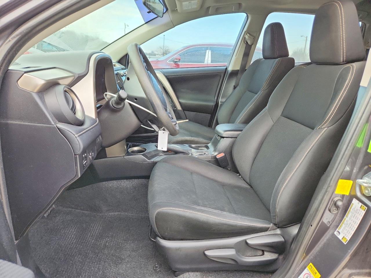 2014 TOYOTA RAV4 XLE photo 13