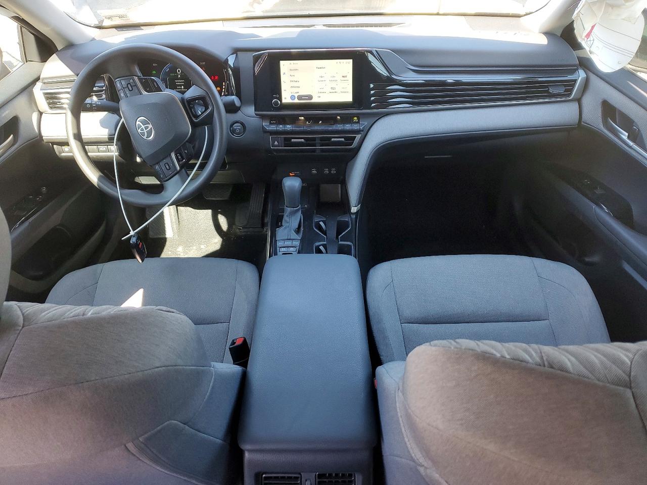 2025 TOYOTA CAMRY LE photo 15