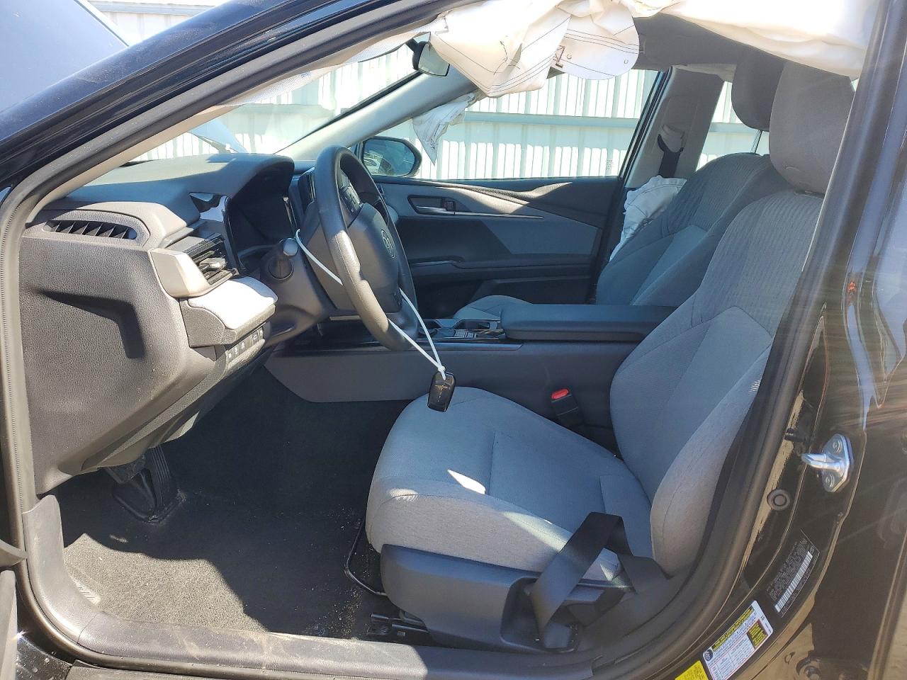 2025 TOYOTA CAMRY LE photo 13