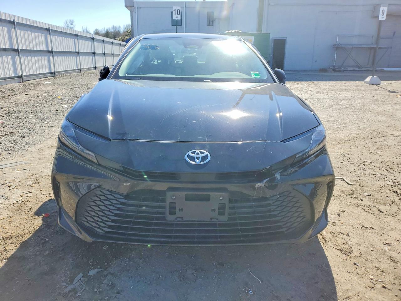 2025 TOYOTA CAMRY LE photo 9