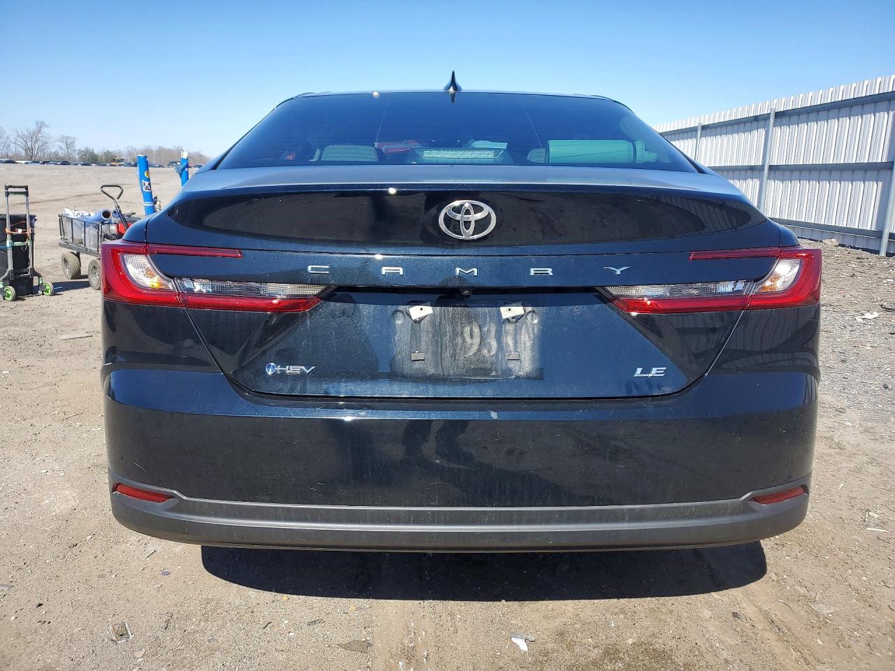 2025 TOYOTA CAMRY LE photo 11