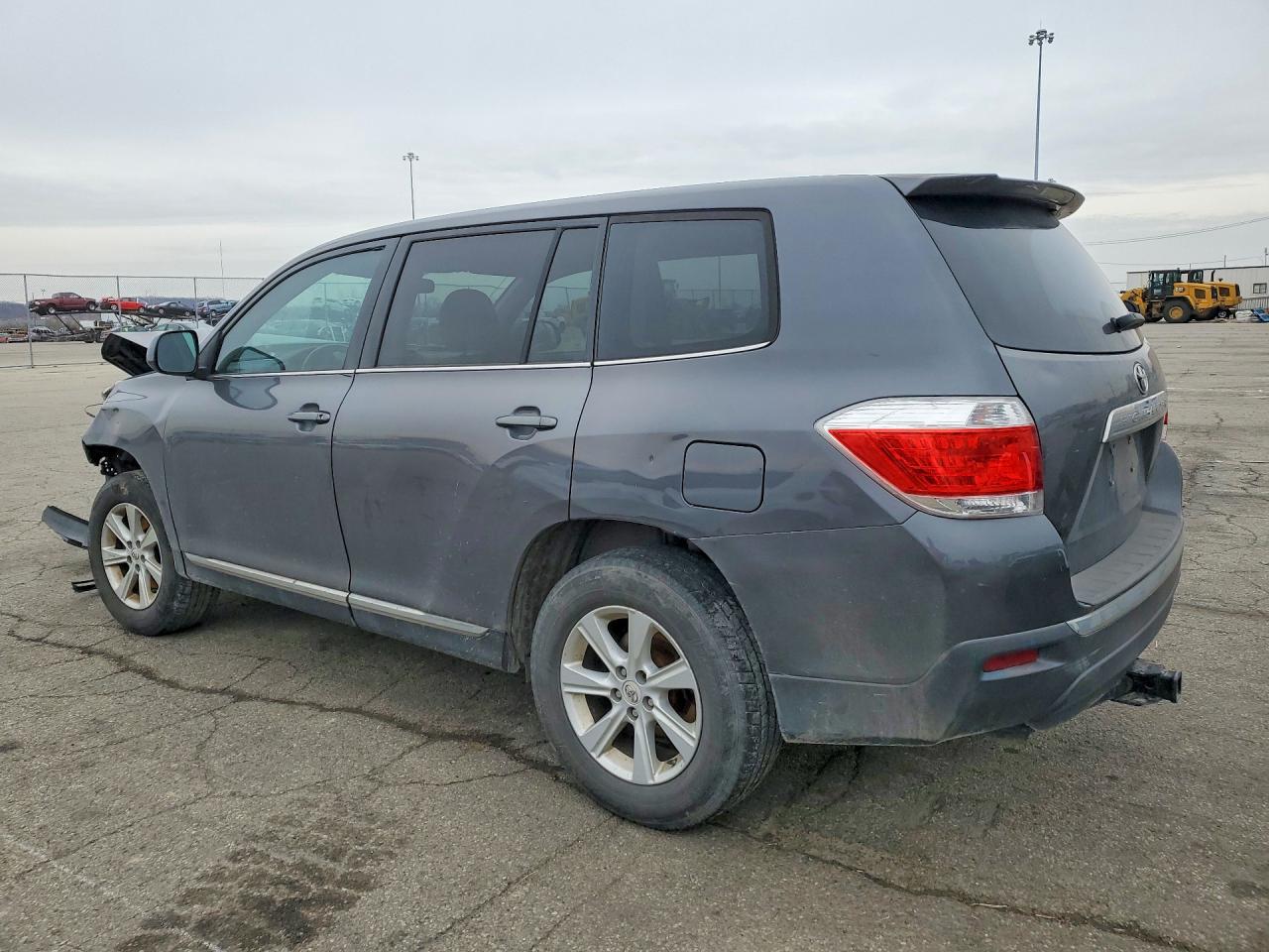 2011 TOYOTA HIGHLANDER BASE photo 3