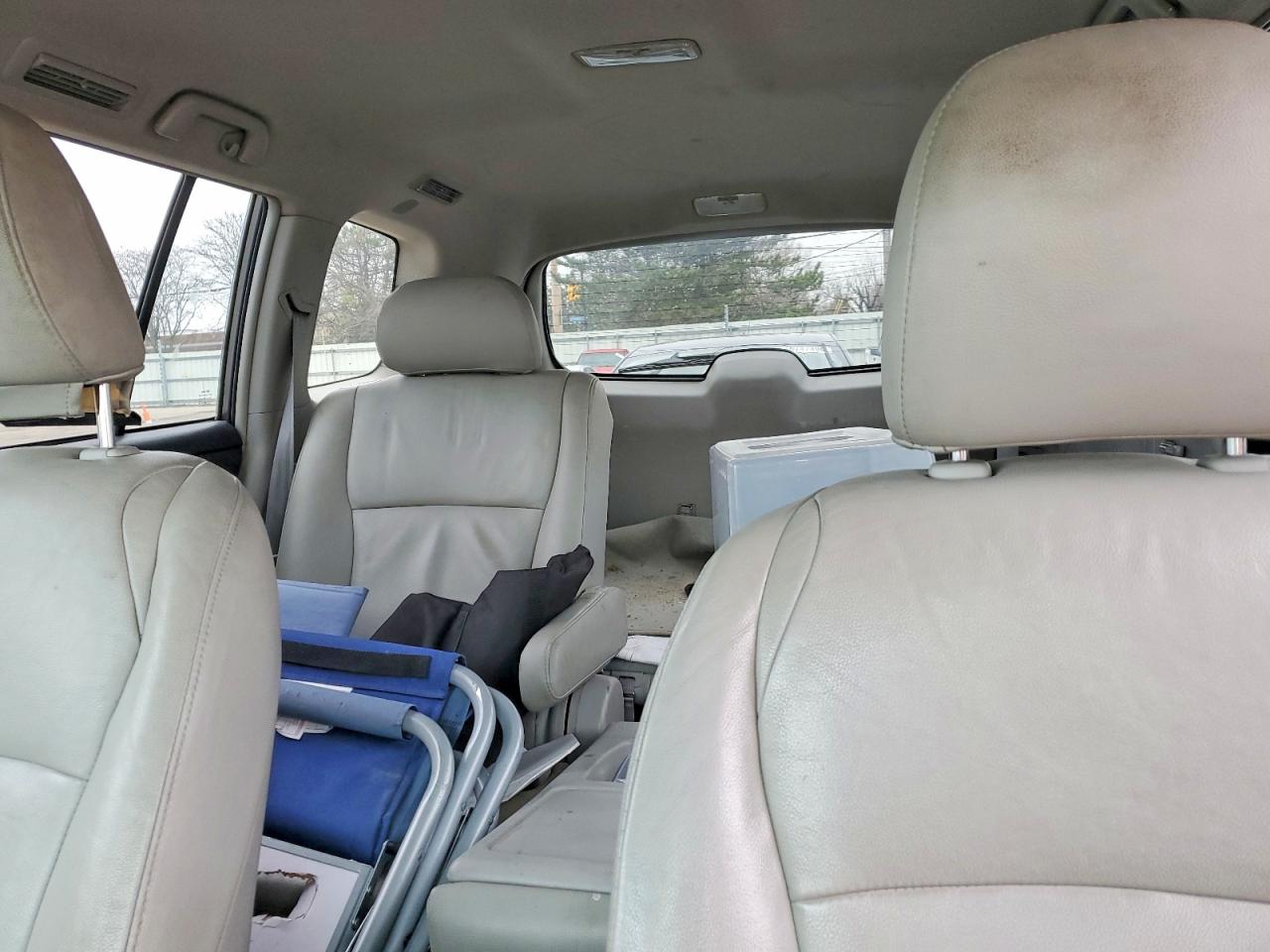 2011 TOYOTA HIGHLANDER BASE photo 19