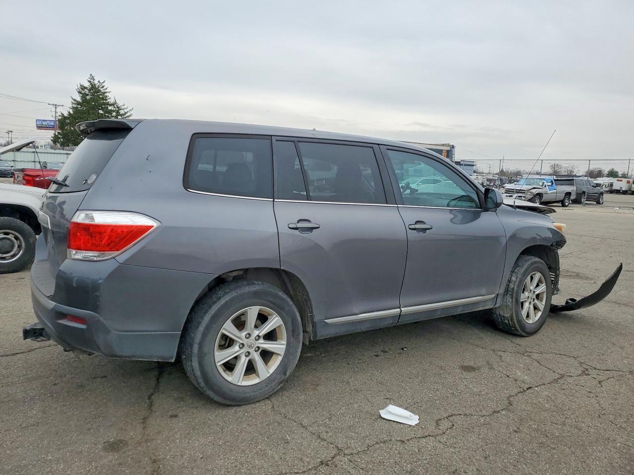 2011 TOYOTA HIGHLANDER BASE photo 5