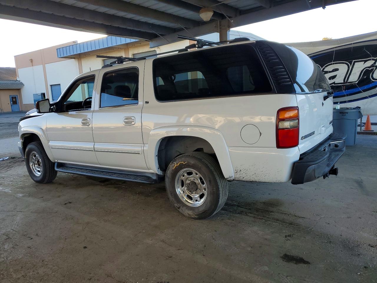 2003 CHEVROLET SUBURBAN K2500 photo 2